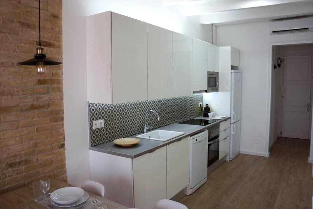 Barcelona Industrial Style Apartment L'Hospitalet de Llobregat Exterior photo